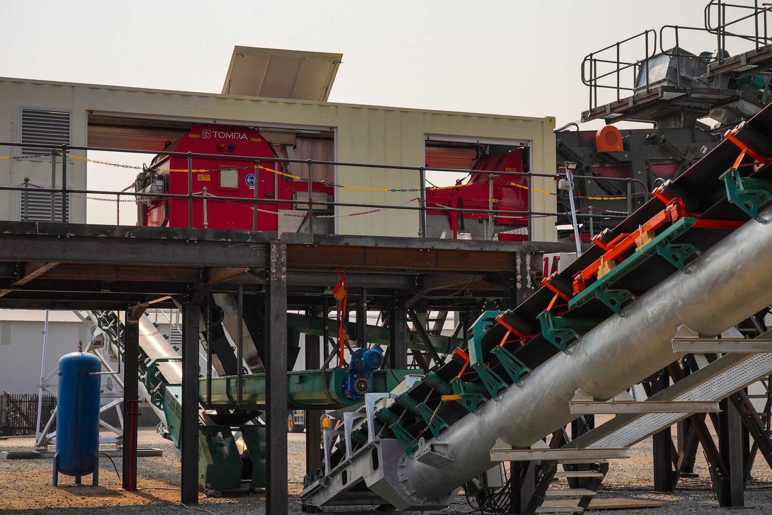 Structural view of the sorting plant framework and conveyors